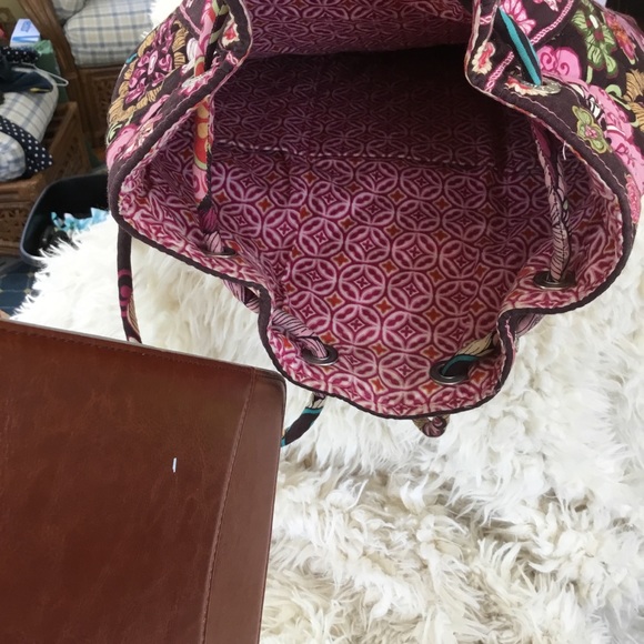 ~VERA BRADLEY MOD FLORAL DRAWSTRING BAG - Picture 4 of 5